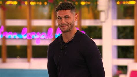 jess and callum|Love Island's Callum Jones confirms relationship status after .